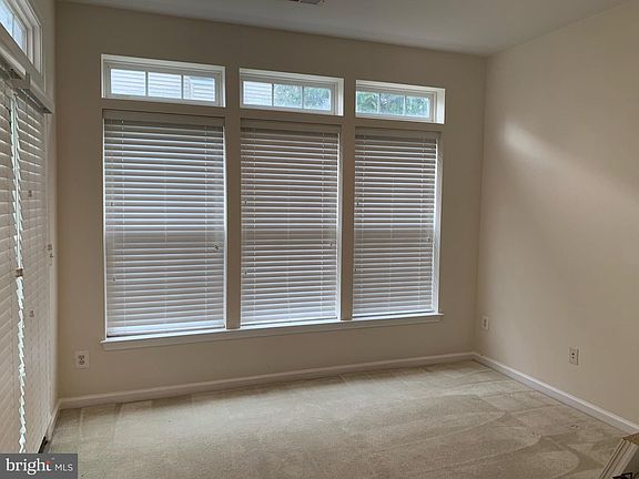 5th image of 4717 Hanrahan Pl