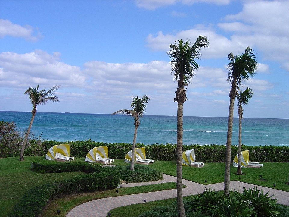 Oceanfront Building - Juno Beach!