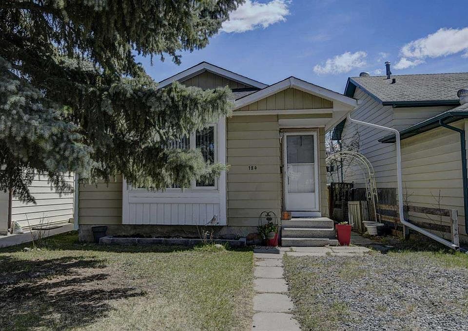 1st image of 184 NW Erin Croft Cres SE