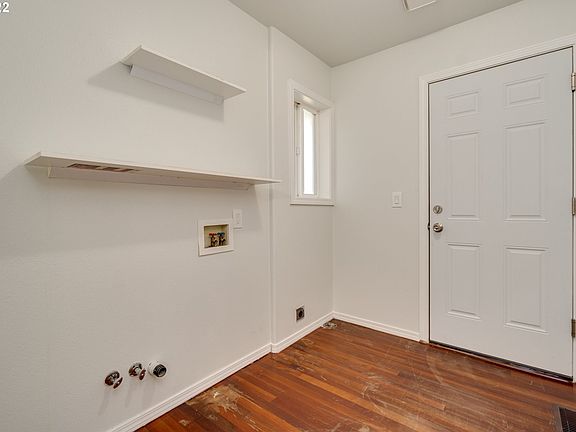 5th image of 16021 NE 37th St