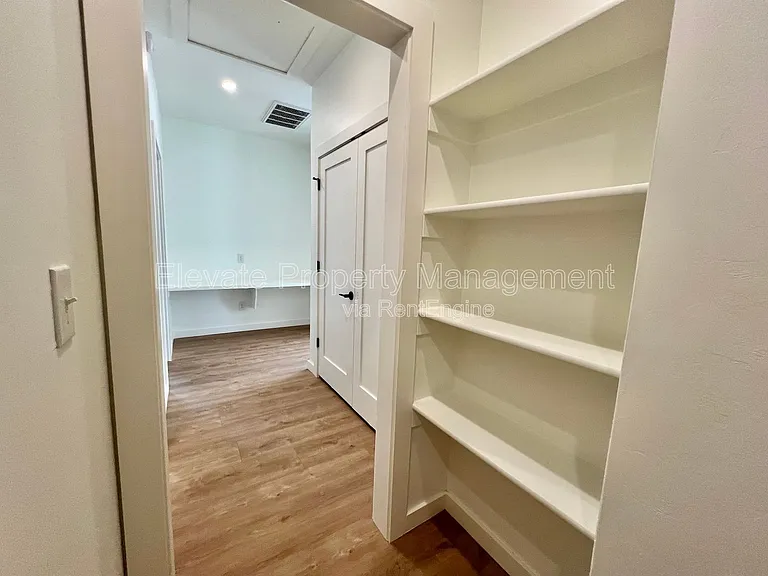 216 E Hurd St #250 — Photo 10