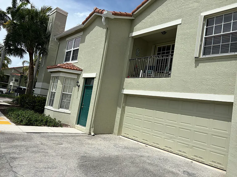 1110 Belmont Pl — Photo 16