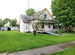 210 E Dunlap St, Kentland, IN