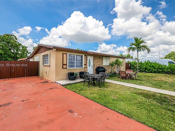 3rd image of 11600 SW 181st Ter