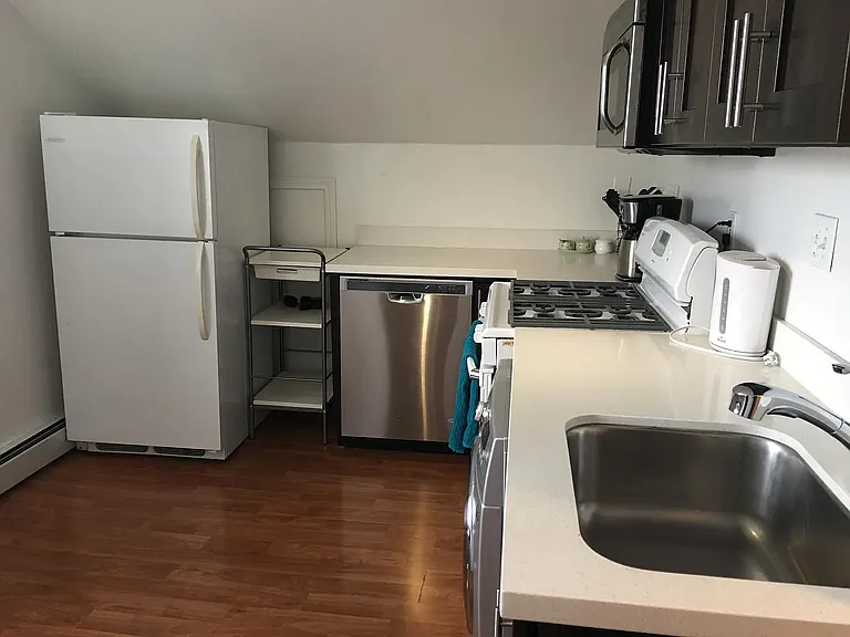 634 W Nickerson St #A — Photo 12