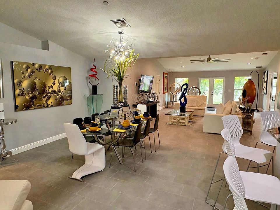1st image of 2450 SW Cameo Blvd
