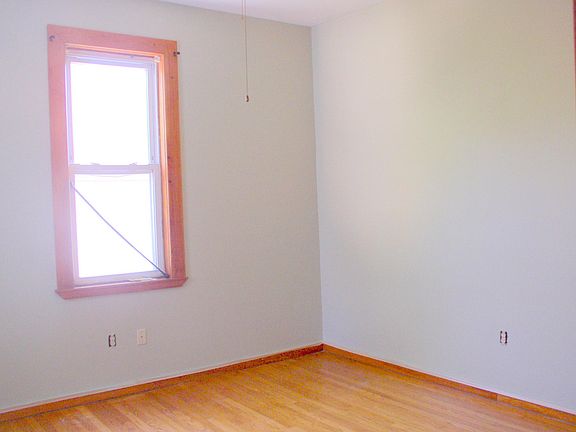 4th image of 540 Hyde Park Ave #2