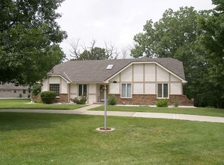 2101 NW Fawn Dr, Blue Springs, MO 64015