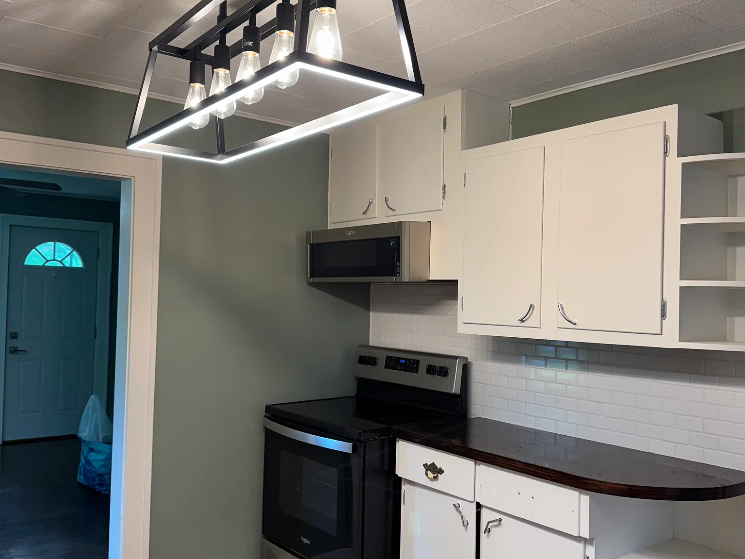 336 N Locust St — Photo 4