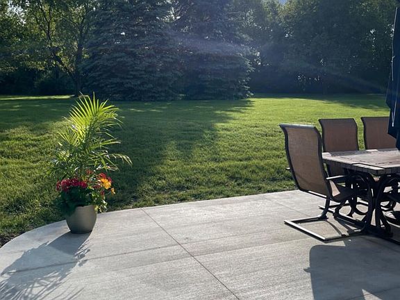 3rd image of 6961 Suncrest Dr