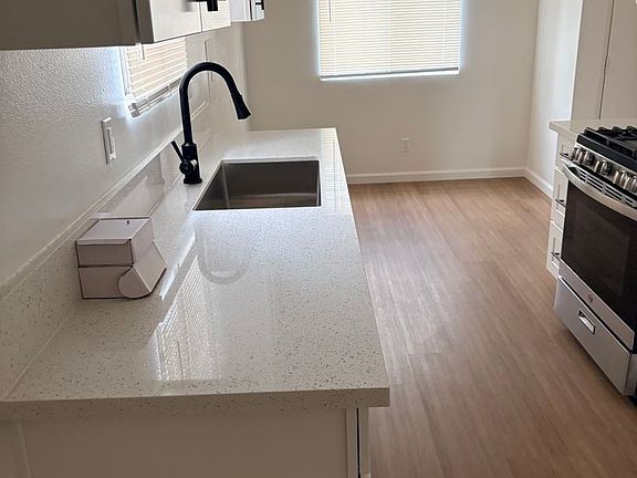 4th image of 2422 San Padre Ave