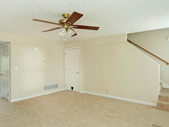 3rd image of 336 E Oak St