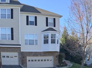 45 Woodcrest Ln, Danbury, CT 06810