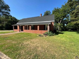 128 Rose St, Cochran, GA 31014
