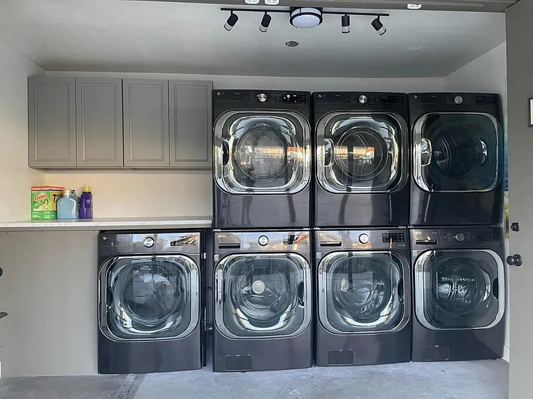 The laundry is FREE for tenants