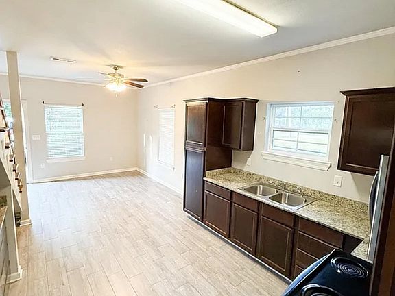4th image of 5284 Peerless St