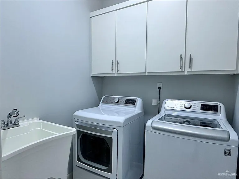 1905 Sunset Dr — Photo 18