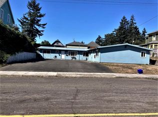1538 Union Ave, North Bend, OR 97459