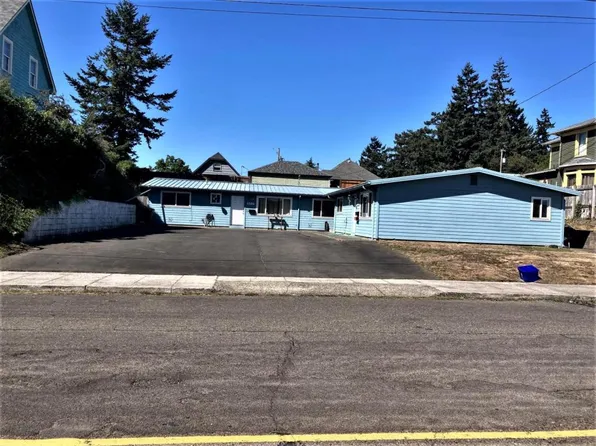 1538 Union Ave, North Bend, OR 97459