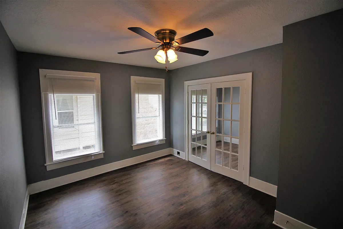 Building Photo - 4405 Woodside St #2