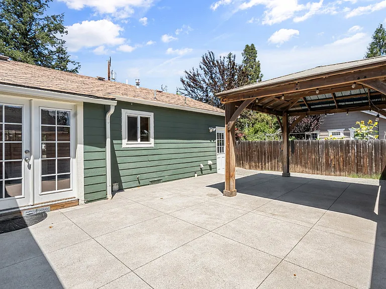 510 Keene Dr — Photo 27