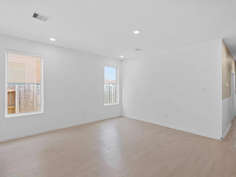 6715 Iron Clover Dr — Photo 5
