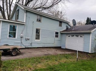 9000 Wayne Center Rose Rd, Lyons, NY 14489