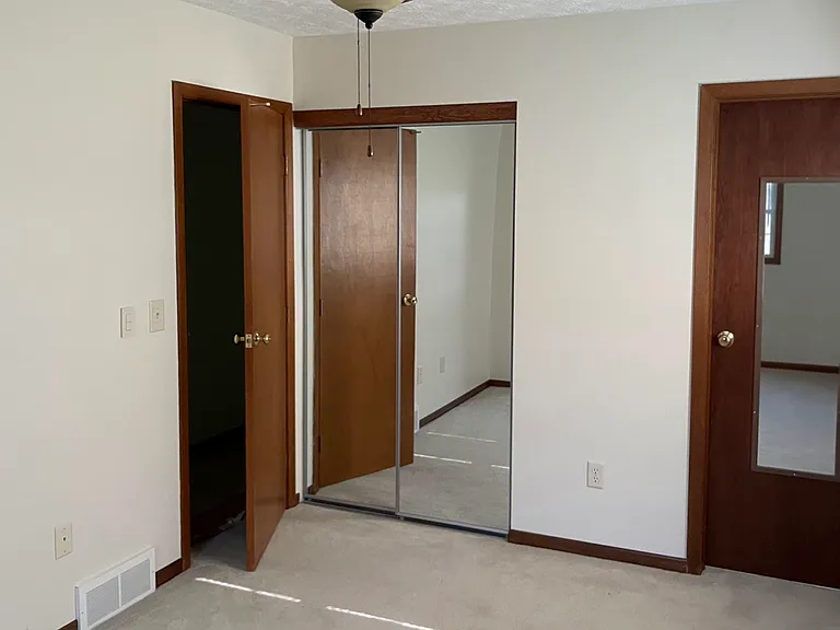 645 Governors St — Photo 11