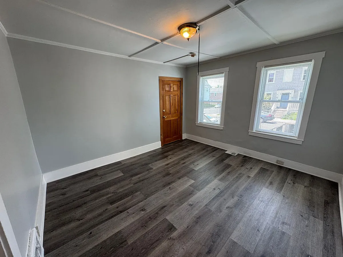 Building Photo - 103 Portland St #1