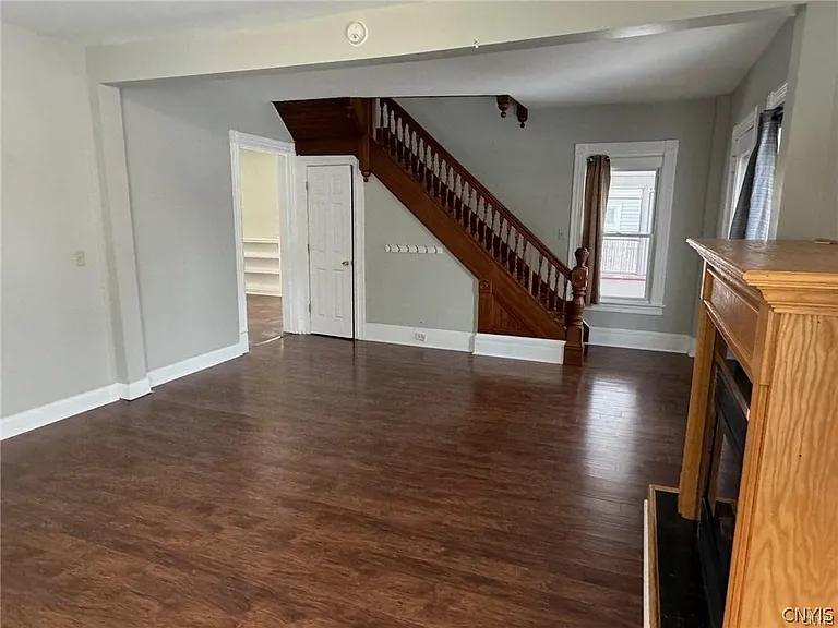34 Syracuse St — Photo 2