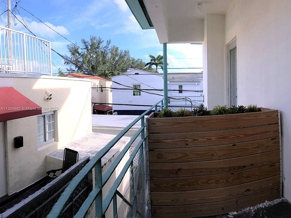 1st image of 820 15th St APT 204