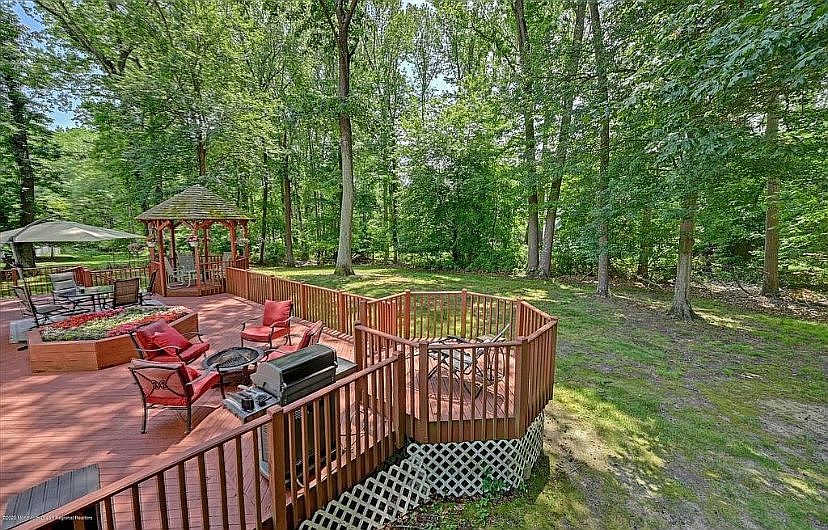  Beautiful wooded backyard!