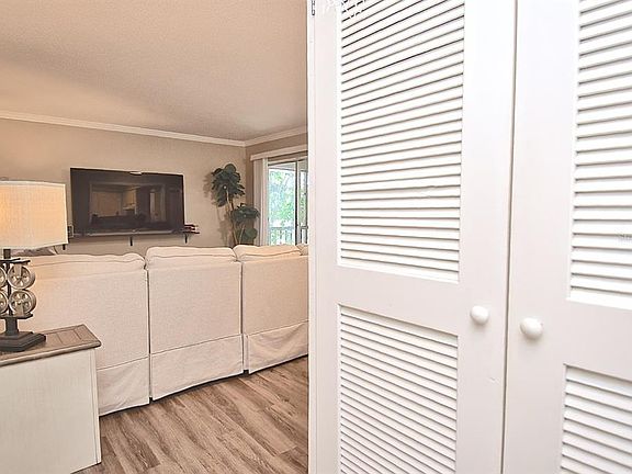 3rd image of 2121 WOOD STREET #201