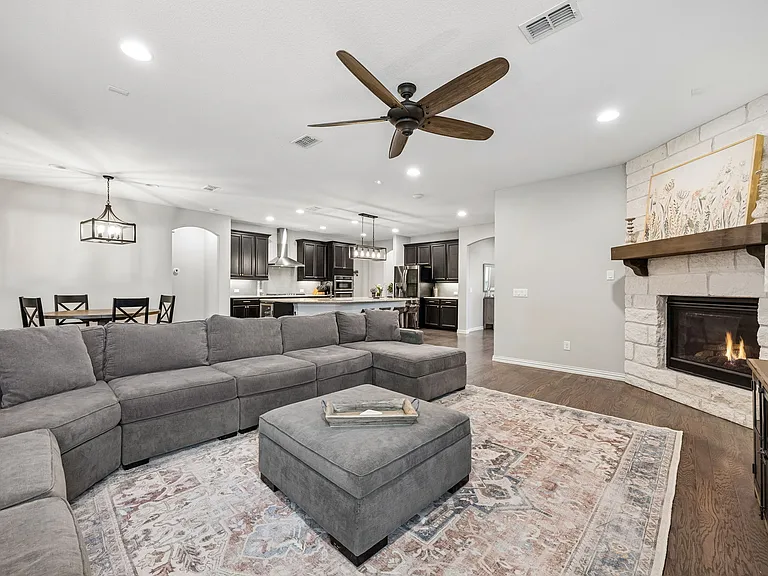 2200 Mountain Creek Ct — Photo 14