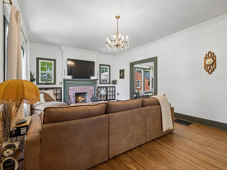821 Greenwood Ave — Photo 5