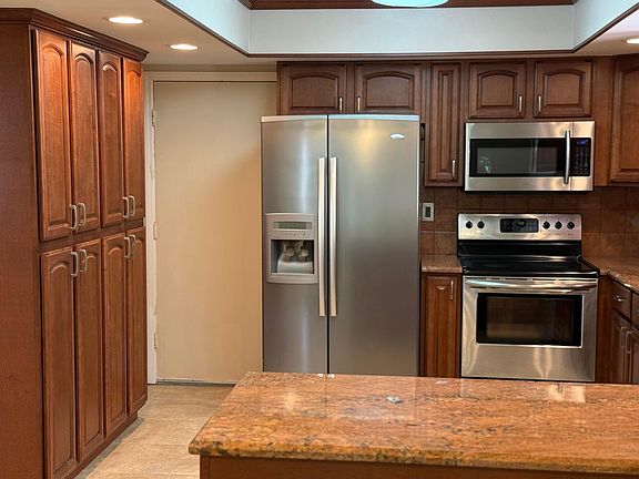 5th image of 337 Knob Hill Boulevard