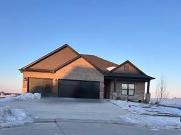 3147 Ashley Dr, Glen Carbon, IL 62034