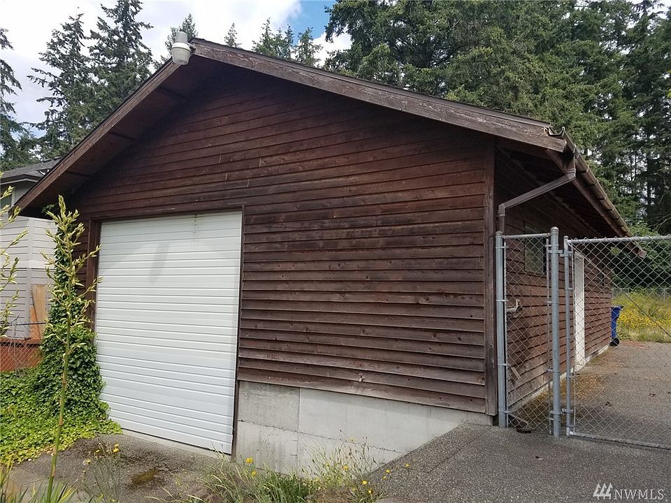 2nd image of 3606 NE 7th St