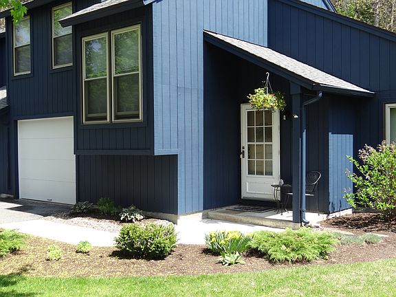 3rd image of 130 Arrow Wood Pl