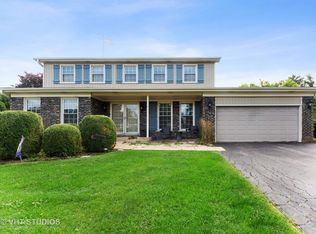 1635 Robin Ln, Glenview, IL 60025