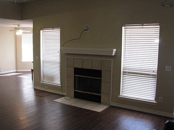3rd image of 4117 Country Meadows Dr