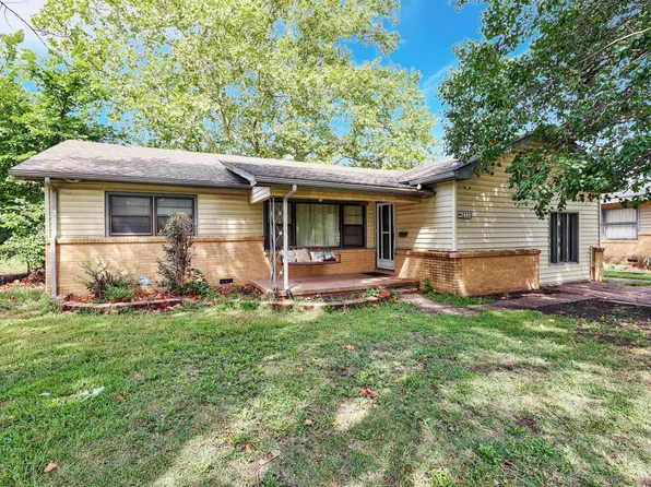 2233 S Millwood Ave, Wichita, KS 67213
