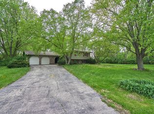 41W461 Burlington Rd, Campton Hills, IL 60175