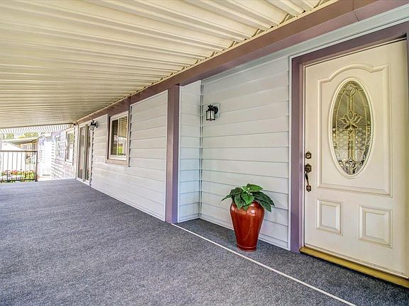 5th image of 148 Nut Tree Ln #148