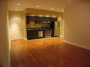 2825 36th St APT 2F, Astoria, NY 11103