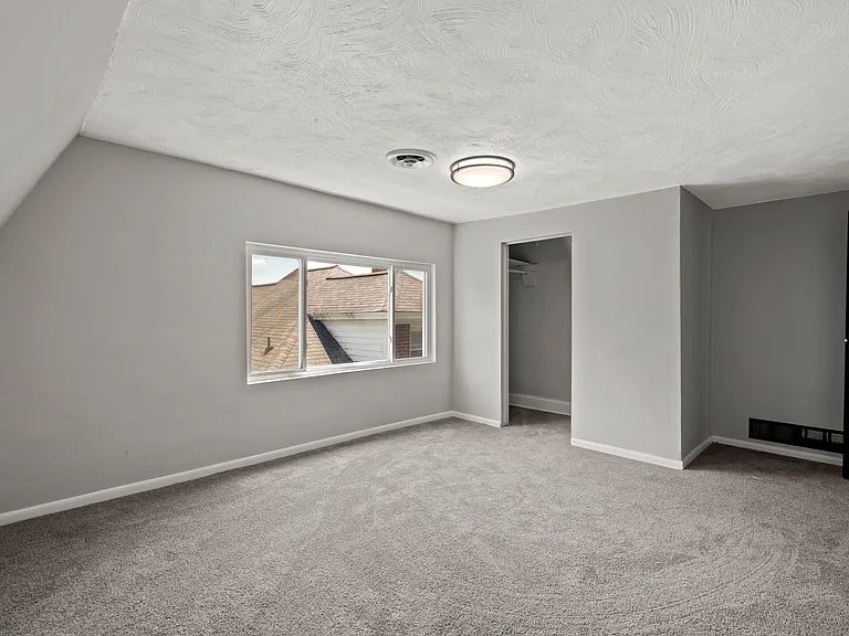 1025 Brownsville Rd #4 — Photo 7