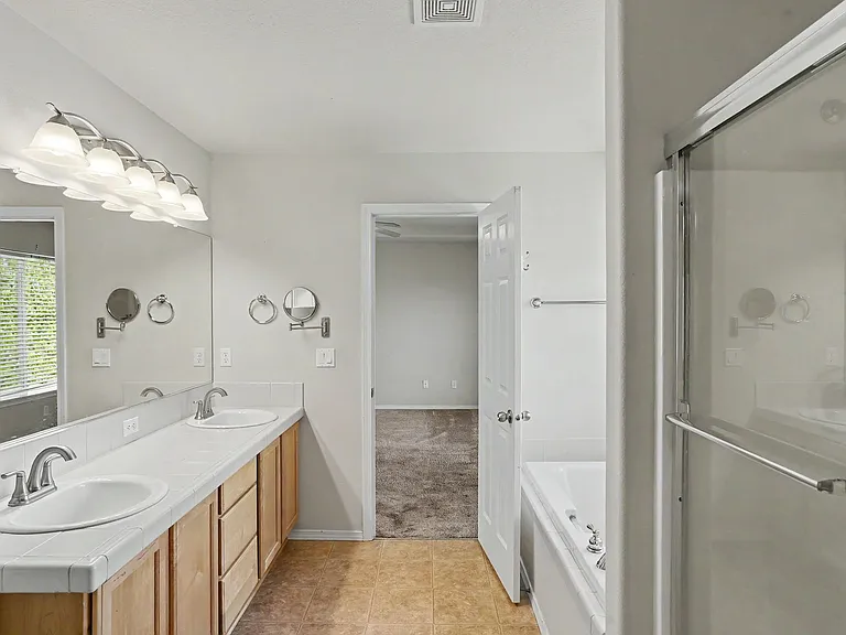 305 Casting St SE — Photo 32