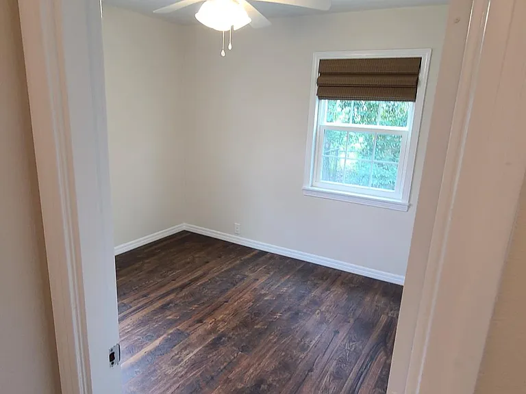 11 Duke Ave — Photo 17
