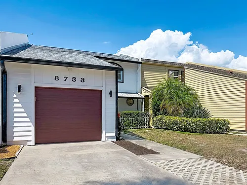 8733 Bay Pointe Dr Photo 1