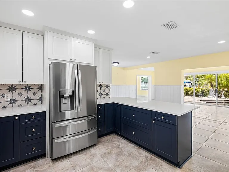 5541 Bayou Grande Blvd NE — Photo 11